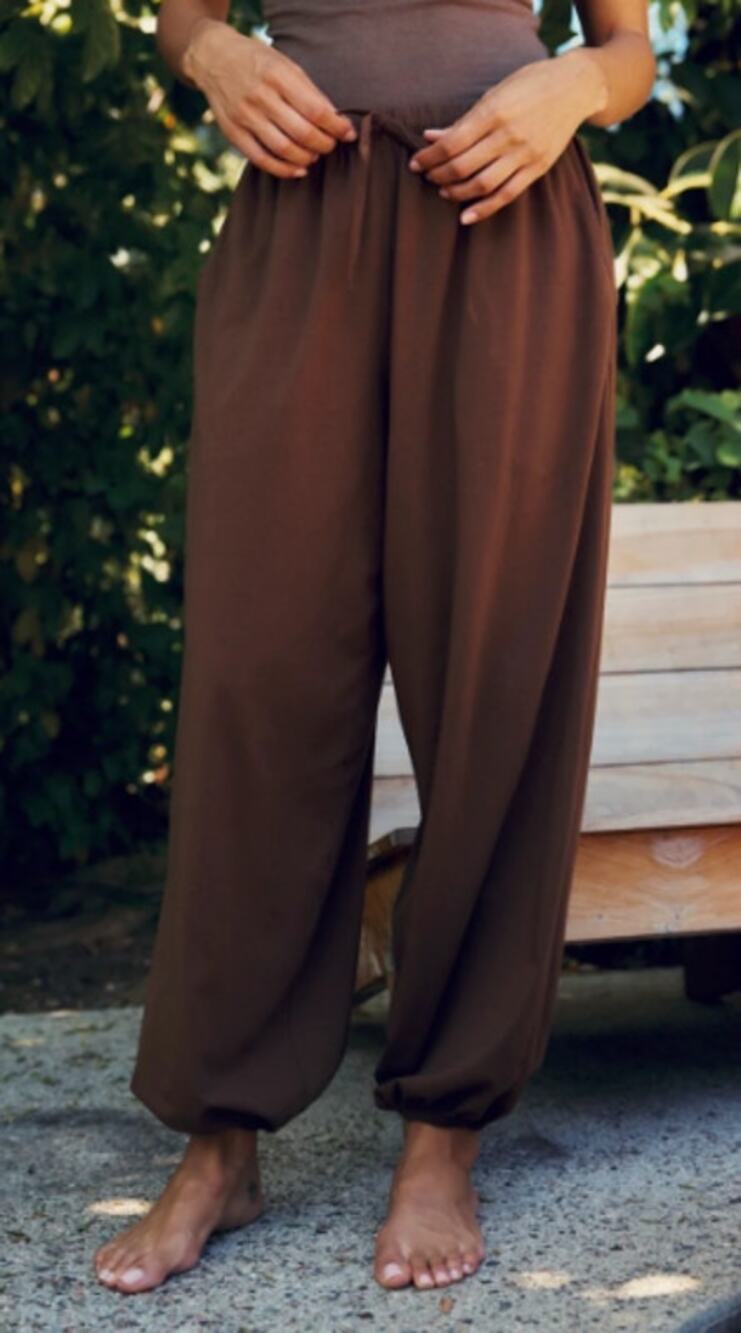 SOKOI Sierra Organic Cotton Balloon Pants Brown Size Medium NWT, Acorn Brown